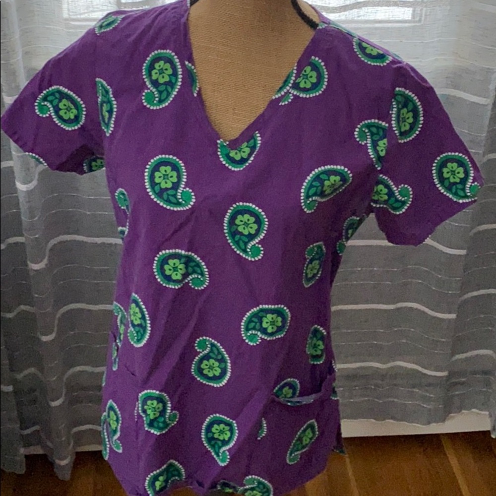 Medical scrub top